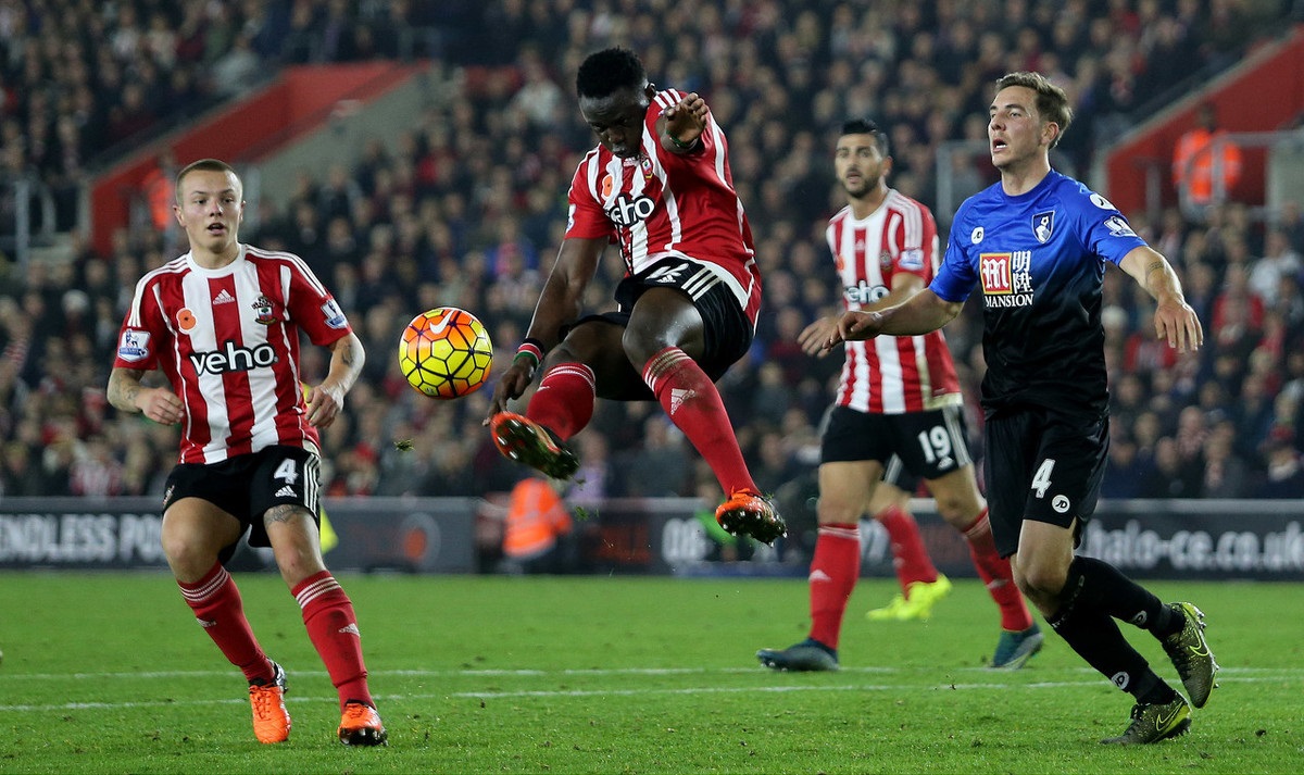 而穆迪作为 而穆迪作为